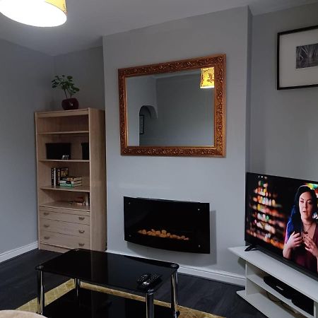 Pearson House - Huku Kwetu 3 Bedroom End Of Terrance House - Family And Business Group Self Catering Accommodation -Huku Kwetu נוטינגהאם מראה חיצוני תמונה