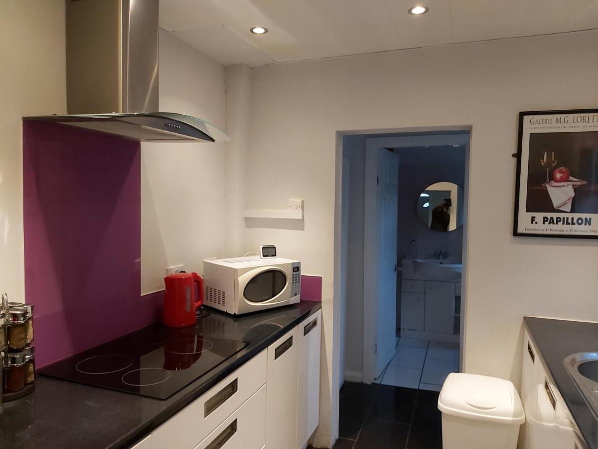Pearson House - Huku Kwetu 3 Bedroom End Of Terrance House - Family And Business Group Self Catering Accommodation -Huku Kwetu נוטינגהאם מראה חיצוני תמונה