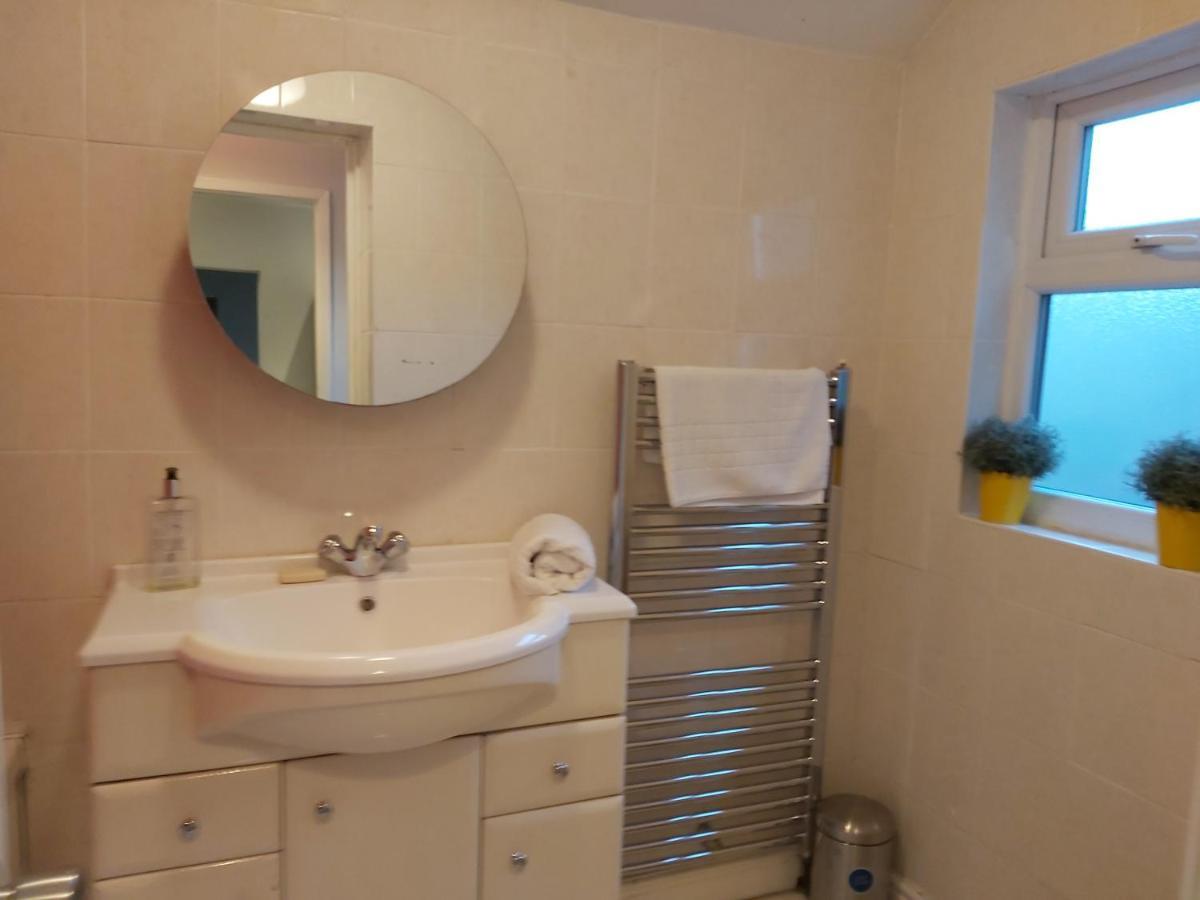 Pearson House - Huku Kwetu 3 Bedroom End Of Terrance House - Family And Business Group Self Catering Accommodation -Huku Kwetu נוטינגהאם מראה חיצוני תמונה