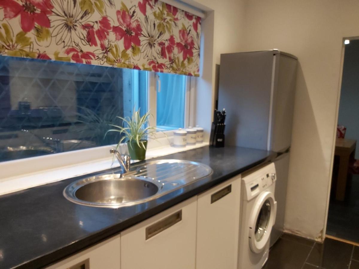 Pearson House - Huku Kwetu 3 Bedroom End Of Terrance House - Family And Business Group Self Catering Accommodation -Huku Kwetu נוטינגהאם מראה חיצוני תמונה
