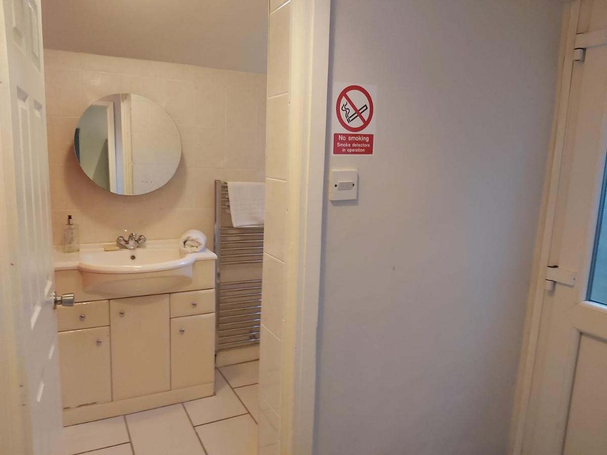 Pearson House - Huku Kwetu 3 Bedroom End Of Terrance House - Family And Business Group Self Catering Accommodation -Huku Kwetu נוטינגהאם מראה חיצוני תמונה