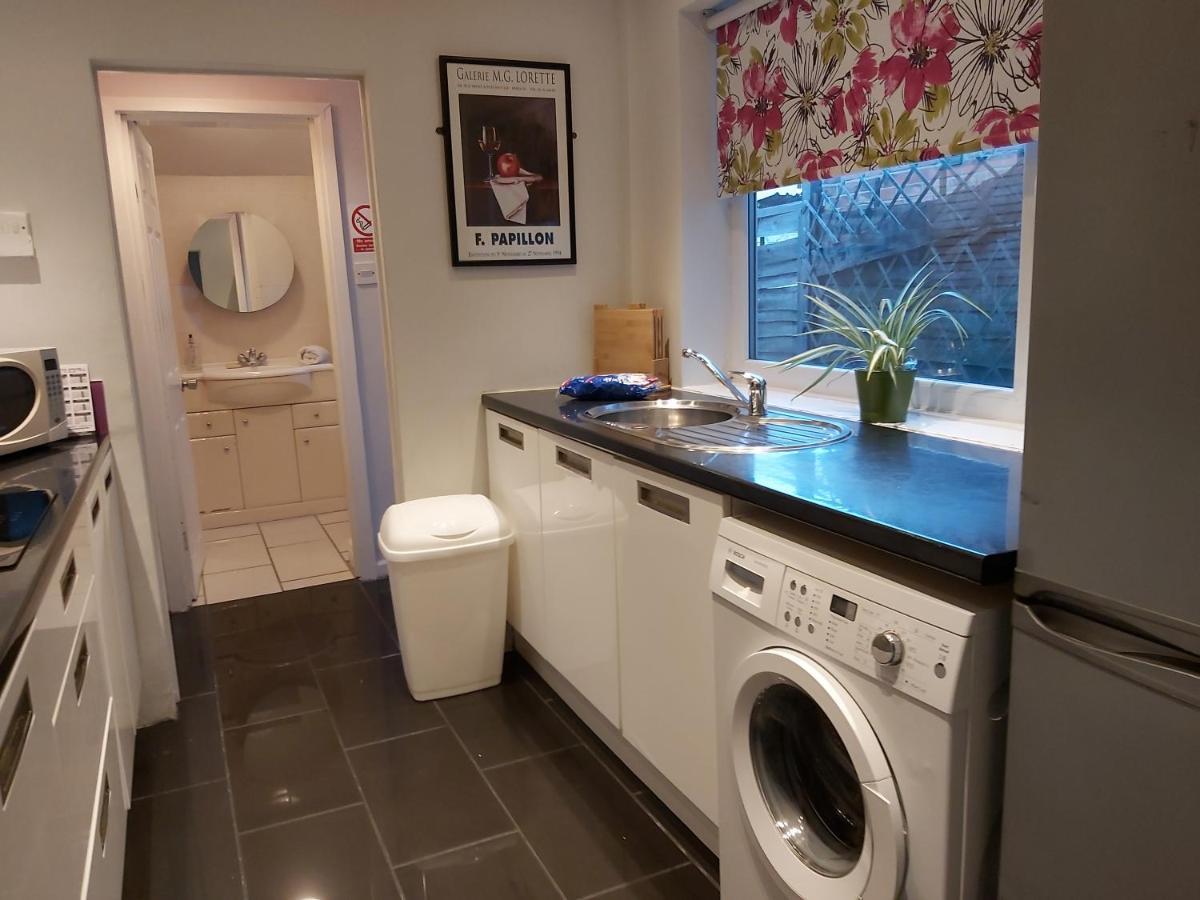 Pearson House - Huku Kwetu 3 Bedroom End Of Terrance House - Family And Business Group Self Catering Accommodation -Huku Kwetu נוטינגהאם מראה חיצוני תמונה